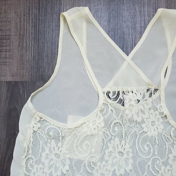 Lace Back Tank Top - Picture 4 of 6